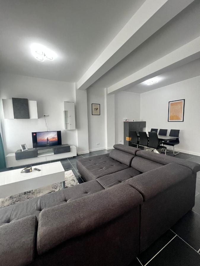 Marvellous Aparthotel With Master Apartments Suceava Exterior photo