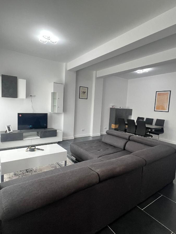 Marvellous Aparthotel With Master Apartments Suceava Exterior photo