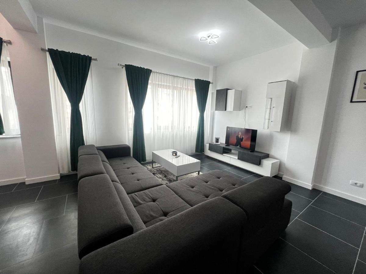 Marvellous Aparthotel With Master Apartments Suceava Exterior photo