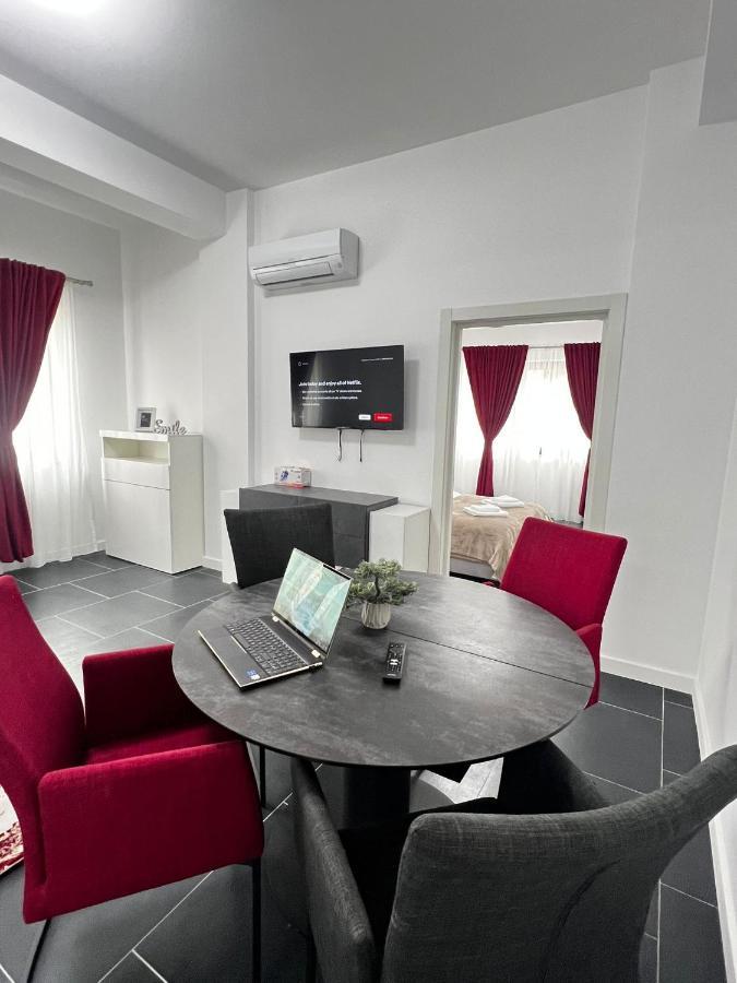 Marvellous Aparthotel With Master Apartments Suceava Exterior photo
